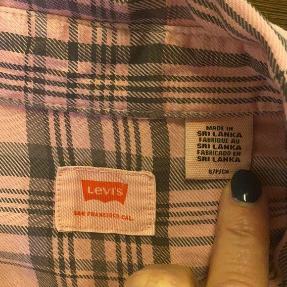 EUC Levi’s Pink and Black Plaid Cropped Cotton Shirt - Picture 3 of 6